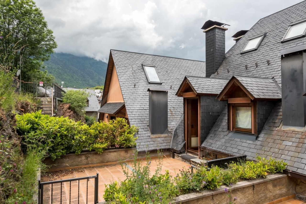 Casa Artiga De Lin By Seamount Rentals Les Bordes Exterior foto