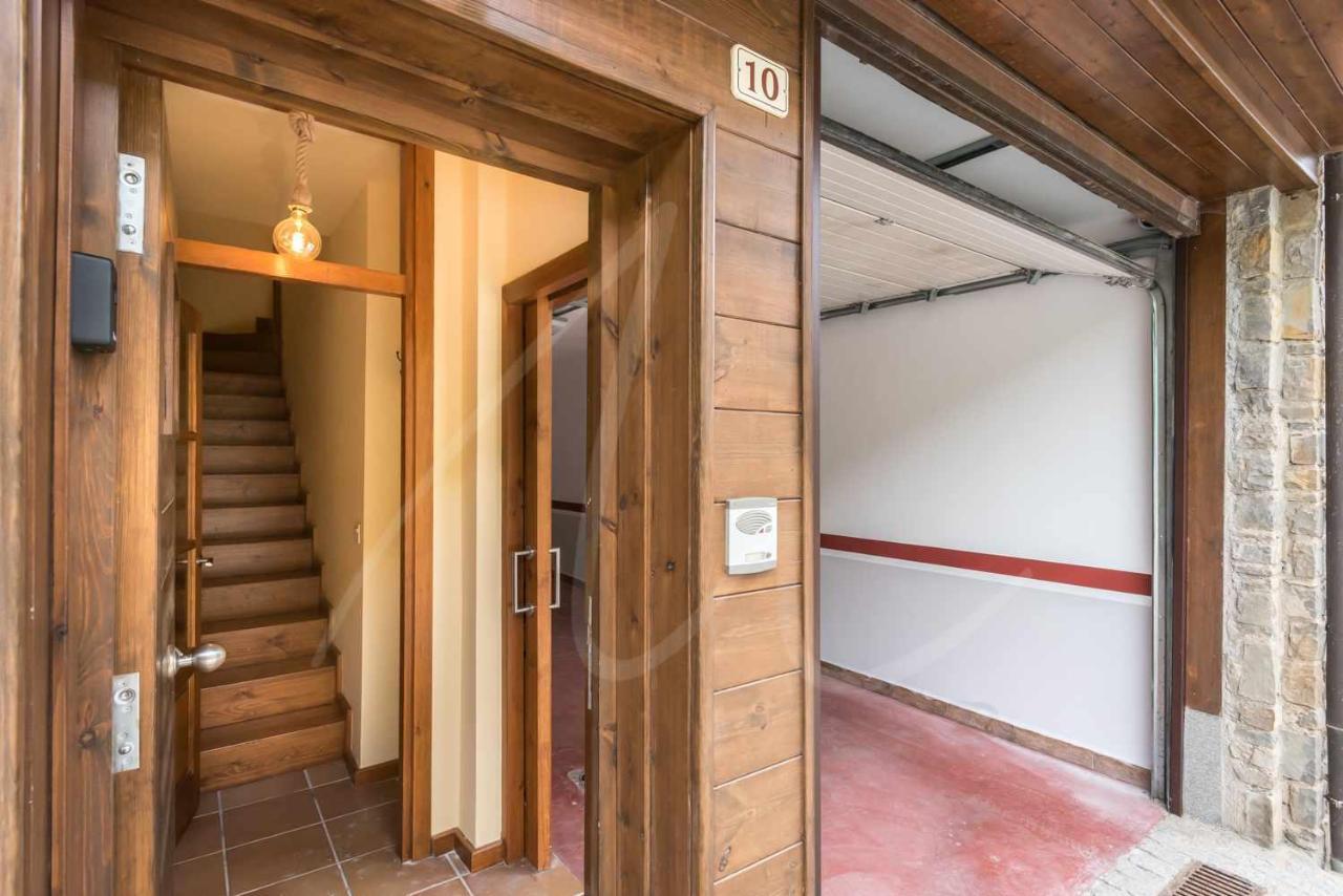 Casa Artiga De Lin By Seamount Rentals Les Bordes Exterior foto